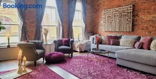 Spacious luxury apt in Historic Downtown - OH Amish country - Image 1