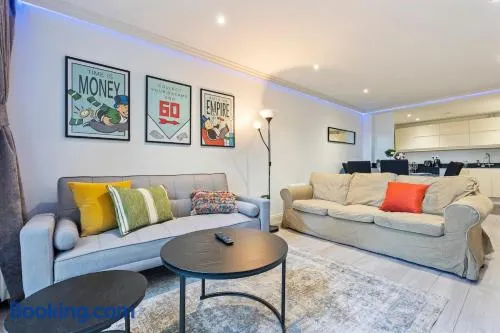 Monopoly Suite Luxurious High Tech Bright & Spacious Central Flat - Image 1