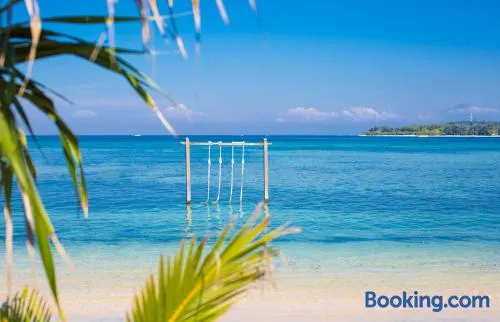 Island View Bar & Bungalow - Image 1