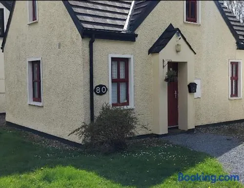 Clifden Glen House - Image 1