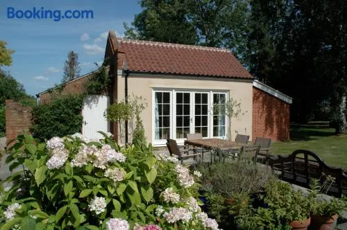 Field Cottage Bed and Breakfast - Image 1