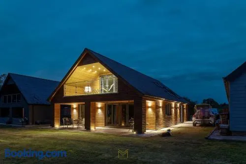 Luxury Lodge in the Cotswolds with Direct Golf View - Image 1
