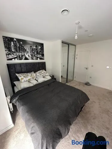 Stylish Flat 2 Bed Near Bluewater Mall Dartford - Image 1