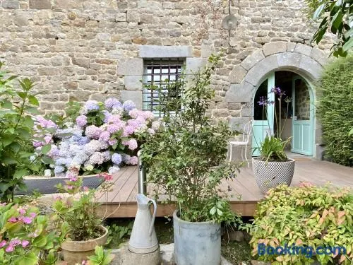 Ferienunterkunft mit Grill, Garten und Terrasse - Image 1
