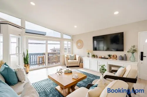 Amazing location, Unique Oceanfront Beach House! - Image 1