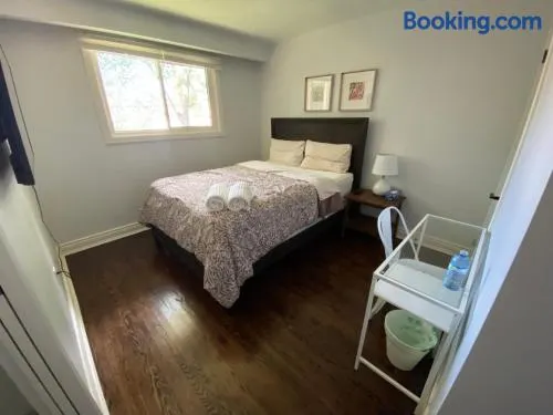 Yonge and Finch Subway !P Cozy & Quiet Private Bdr with Private Bathroom - Image 1