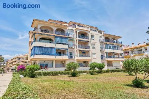 Seafront Garden and Sea views - Image 1