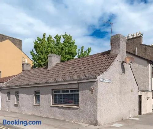 Broughty Ferry Cottage - 2 bedrooms - By the River - Image 1