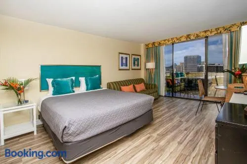 Palms Waikiki Studio with Partial Ocean Views - Image 1