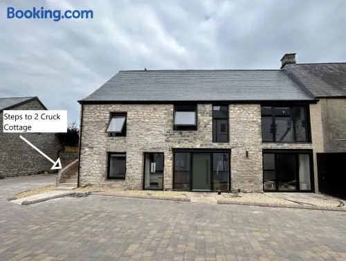 1 Cruck Cottage - Image 1