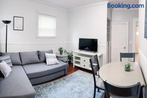 Historic peaceful apartment - Image 1