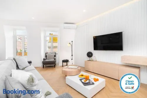 Luxury Duplex Prime Location Great for Families - Image 1