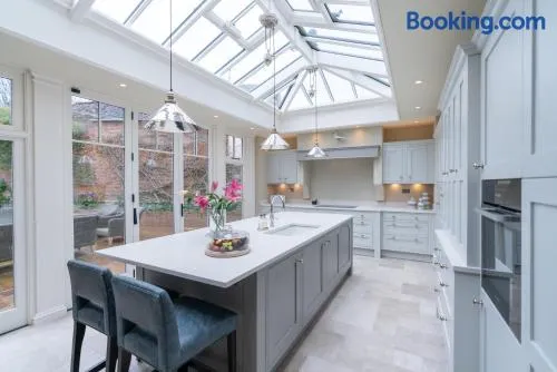 Historic 1601 Townhouse with Four Poster Bed & Garage Parking in Central Chichester for up to 8 Adults - Image 1