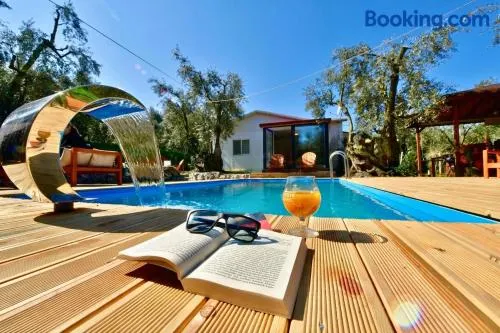 İznik Sahil Evi GÖLE SIFIR, Isıtmalı Havuz, 4 kisilik jakuzi, 600m2 bahce - Image 1