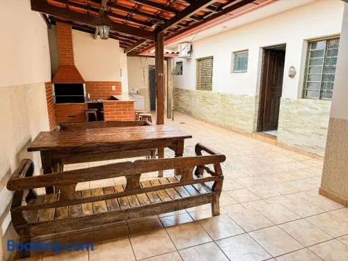 Casa Completa com Churrasqueira em Patos de Minas - Image 1