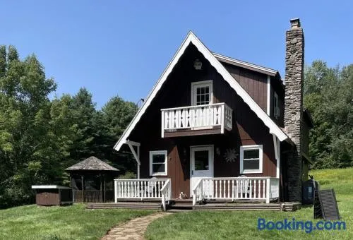 Private 5-Acre Farmhouse Retreat - Image 1