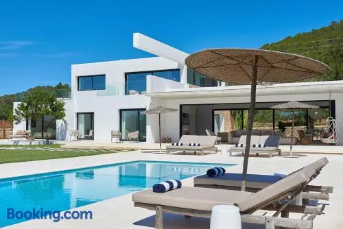 Stunning 8 Bedroom Mansion in Ibiza City, 1005 - Image 1