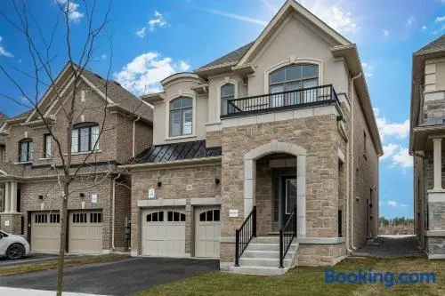 Modern Comfort in Clarington - Image 1