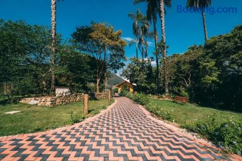 Casa de Campo com lazer , pássaros e muito verde. - Image 1