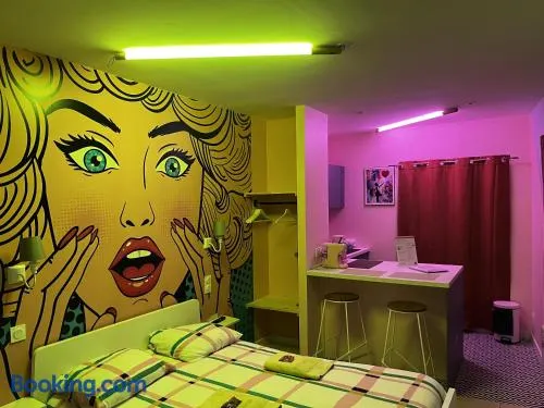 Atyp'Home POP avec Balnéo en centre-ville - Image 1