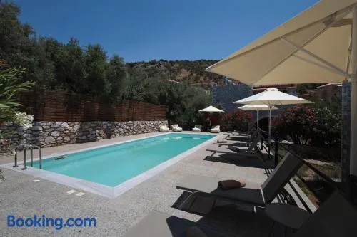 CASA DI MANI KOTRONI Vacation 2 bedroom Maisonette with shared pool - Image 1