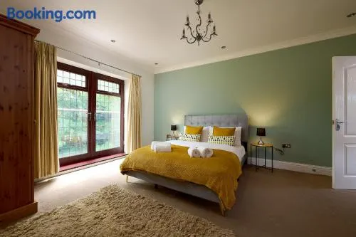 Spacious 7BR Home, Families & Contractors, Hot Tub - Image 1
