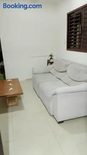 Casa grande e aconchegante, muito central, aluguel de quartos - Image 1