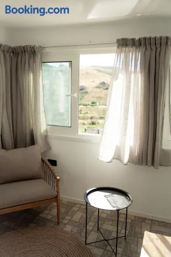 Athos Retreat - Birds Nest Suite - Image 1