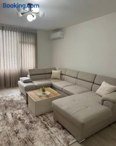 Cozy Home 2 Bedroom apartment - Image 1