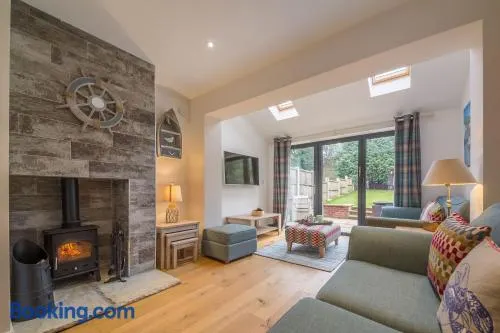 Blossom Cottage 4 - Image 1