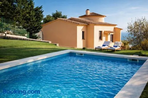 Exclusiva Villa Piscina Privada y Vistas al Mar - Image 1
