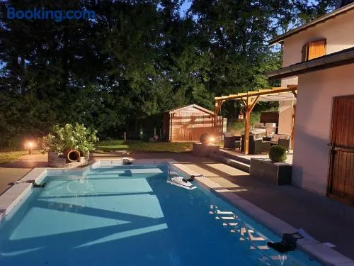 Chambres d'hôte en pleine campagne, accès piscine - Image 1
