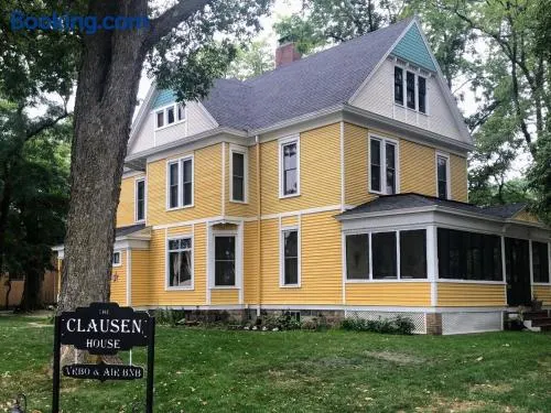 The Clausen House-Historic home close to the Lake - Image 1
