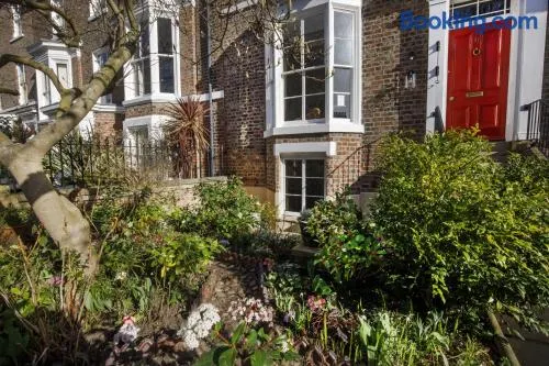 The Garden Square - Unique luxury apartment in historic garden square - ideal for 2 people - Image 1