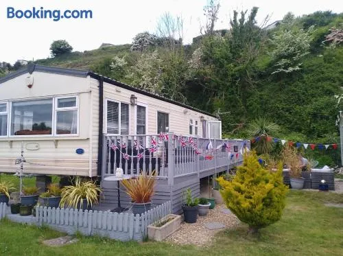 13 Sully Bay Caravan - Image 1