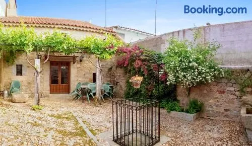 Charming House in Añora with Garden - Image 1