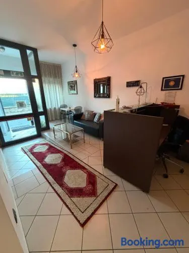 M&M Rooms - Image 1