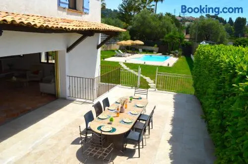 Villa 5 suites et piscine à Mougins - Image 1