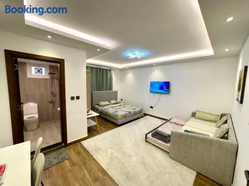 Luxury Accommodation Near Abu Dhabi Airport - Image 1