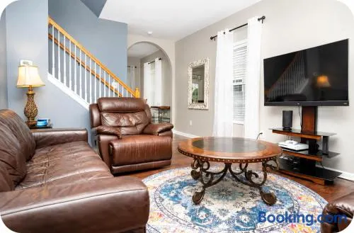 Beautiful home near Carowinds, Ballantyne - Image 1