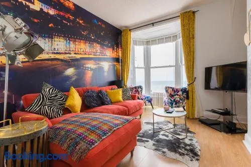 Sea view Ar Lan y Mor LUXURY APARTMENT - Image 1