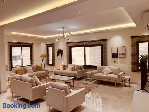 Luxury fully furnished villa ڤيلا مؤثثة - Image 1