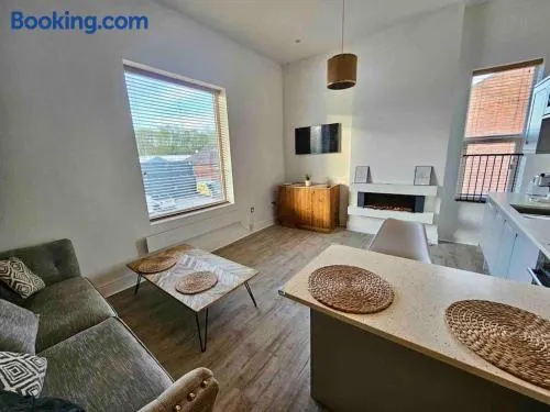 Urban Oasis 2 bed apartment - Image 1