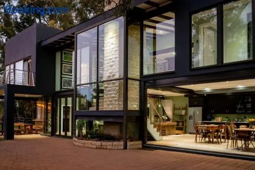 Middelwater Farm Hotel - Image 1