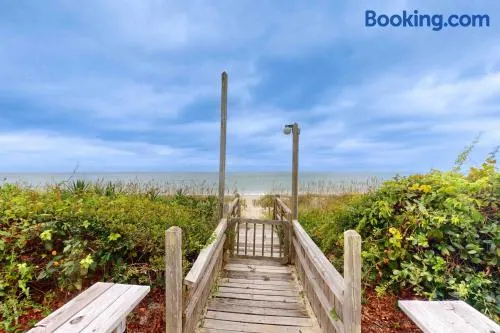 Beautiful ocean front home with direct beach access and outdoor shower - Image 1