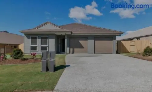 One Bedroom One Bathroom Unit With a New TV - Image 1
