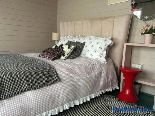 The Dairy stylish chalet for 2 opp the beach 1 minute walk - Image 1