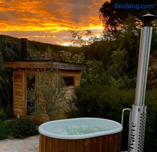 Logement classé 4 étoiles avec JACUZZI SAUNA et vue sur le Canigou - Image 1