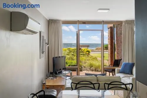 By The Sea Beachfront Apartment Wifi - Image 1