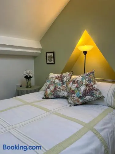 Spacious Semi-Detached Home - Image 1